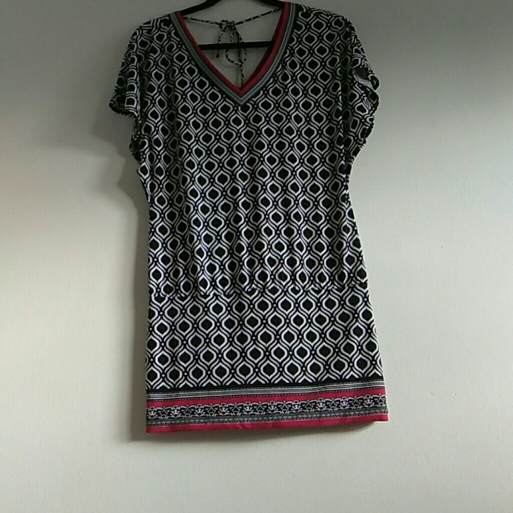 WHBM  V neck top